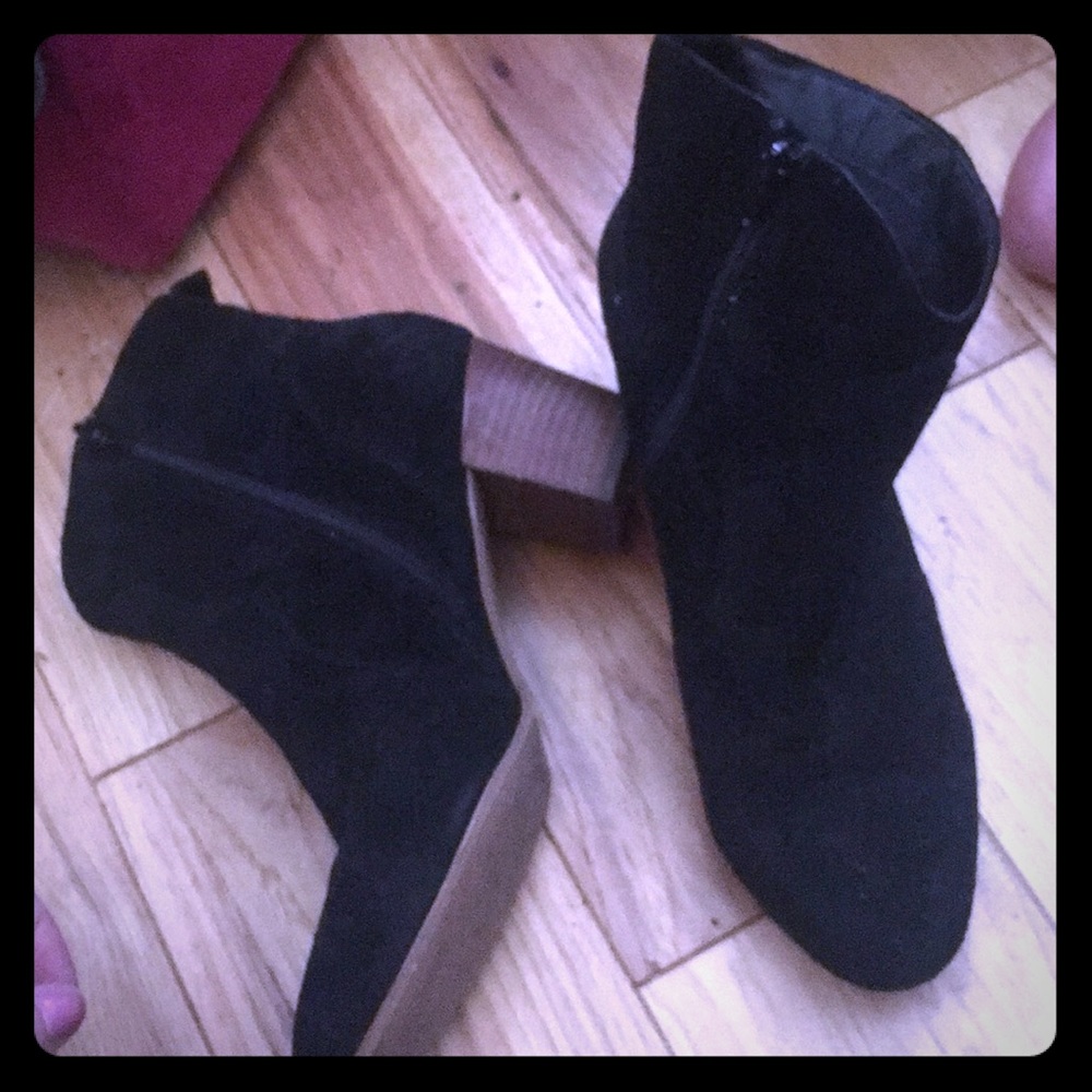 Steve Madden black ankle boots